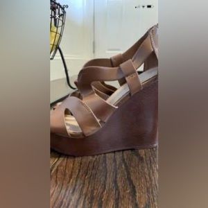 Aldo leather brown size 8 wedges with zip back.